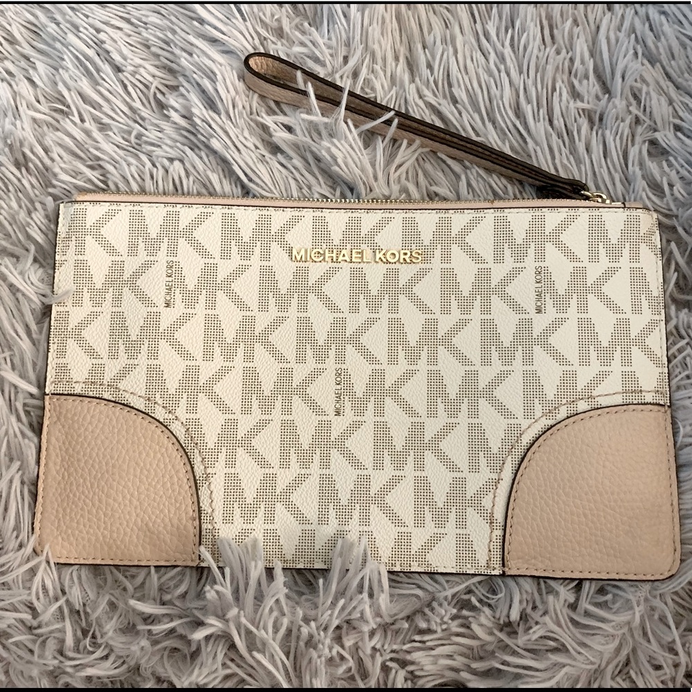 Michael Kors Hattie Large Clutch Wristlet